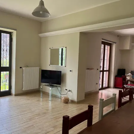 La Casa Di Silvia Apartment *